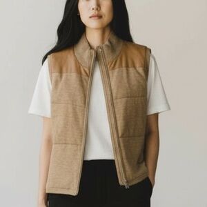 WORTH women’s 100% wool real leather accent vest zip
Size P Small warm outerwear